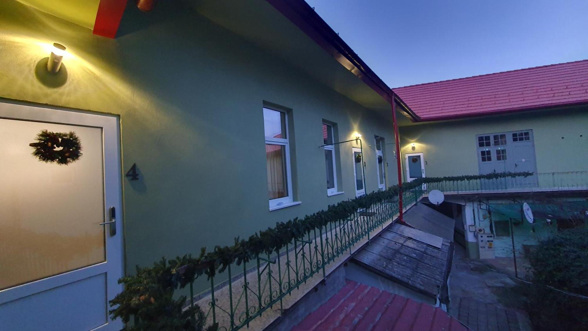 Casa Basarab Brasov Hotel Ngoại thất bức ảnh